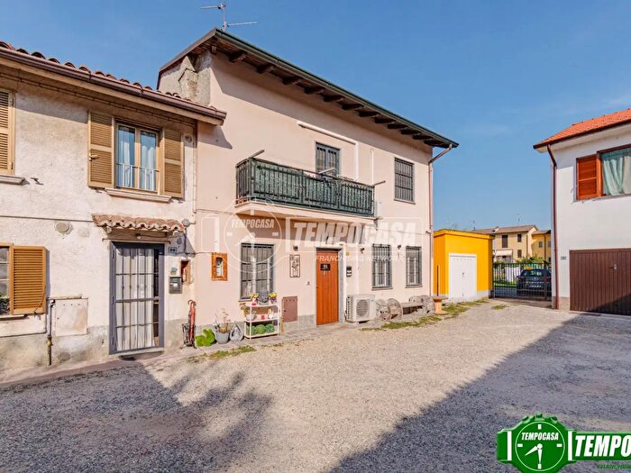 Case in Vendita e in Affitto - 2
