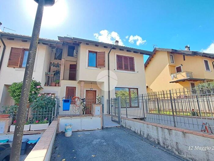 Casa quadrilocale in affitto in Via Tommaso Landolfi, Tribunale, Frosinone