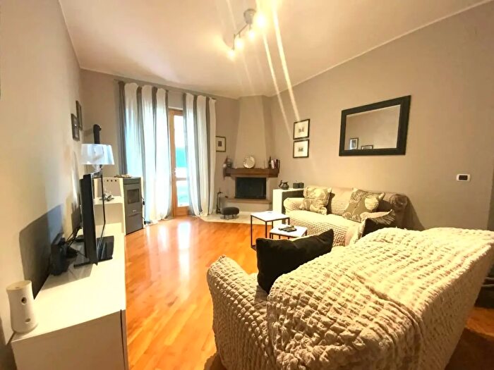 Casa con 10 locali in vendita in San Giacomo, Spoleto