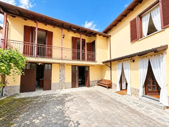 Casa quadrilocale in vendita in Strada Comunale per San Giovanni, Godiasco Salice Terme