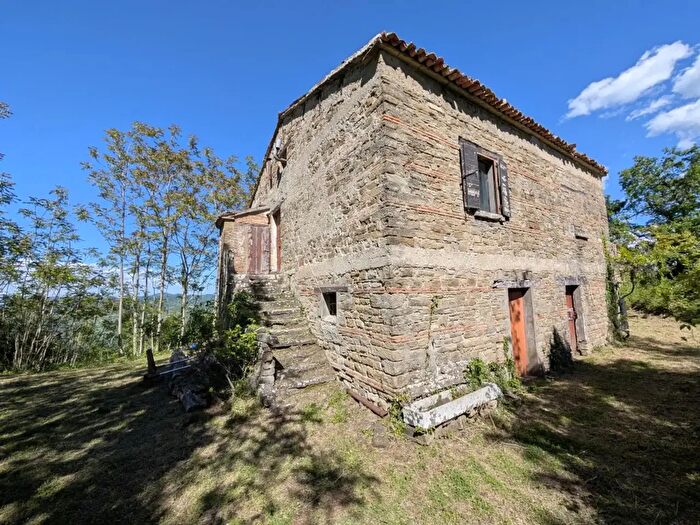 Casa con 8 locali in vendita in Premilcuore