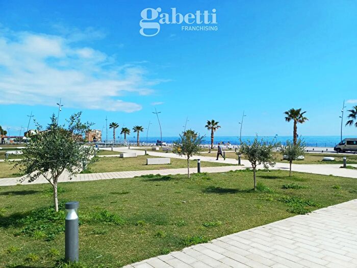 Appartamento con 5 locali in vendita in Via V E Orlando, Santa Flavia