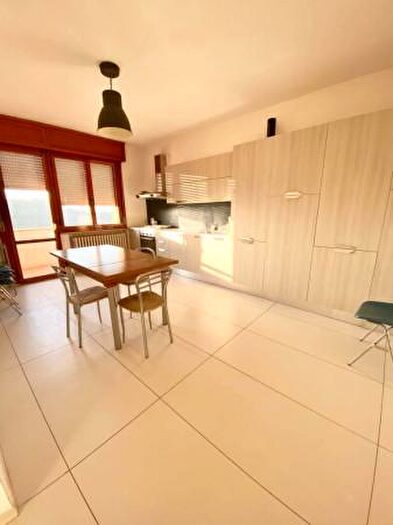 Appartamento con 6 locali in vendita in Urbino