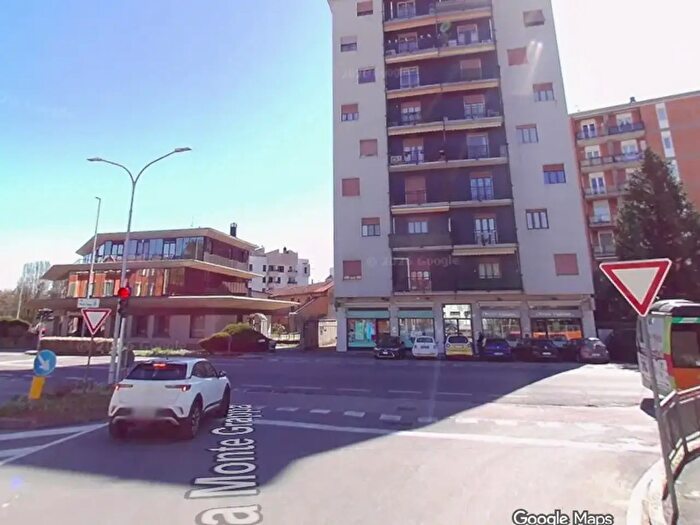 Appartamento quadrilocale in affitto in Via Adamello, Vedano Al Lambro