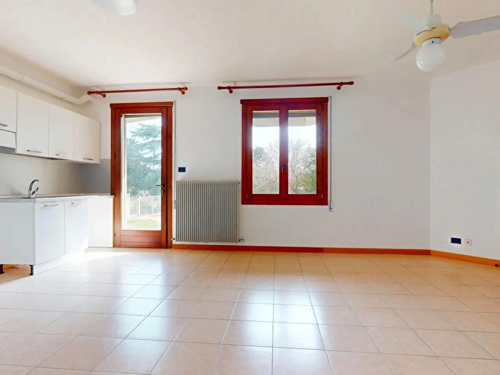 Appartamento in vendita in Via Roma, San Pietro In Gu