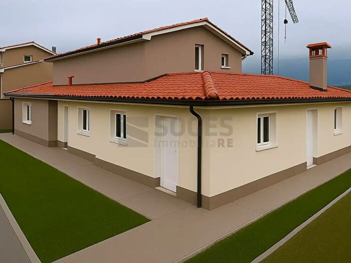 Casa con 5 locali in vendita in Via XXV Aprile, Figline e Incisa Valdarno