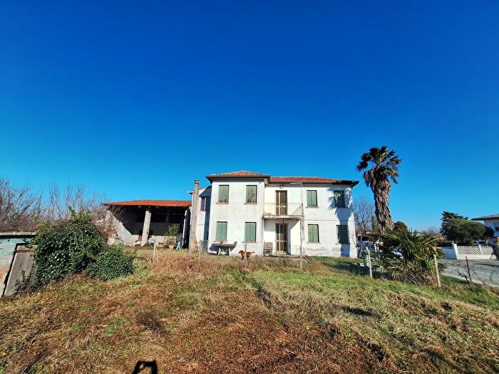 Casa con 5 locali in vendita in Via Manin, Campagna Lupia