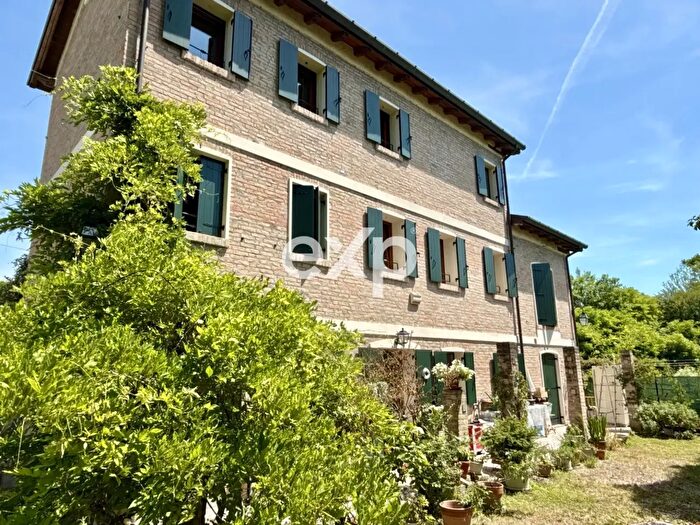 Casa con 8 locali in vendita in Zenson Di Piave