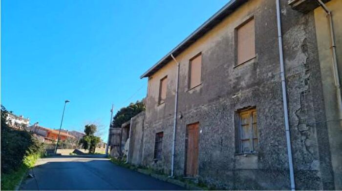 Casa con 6 locali in vendita in Via delle Cave, Santu Lussurgiu