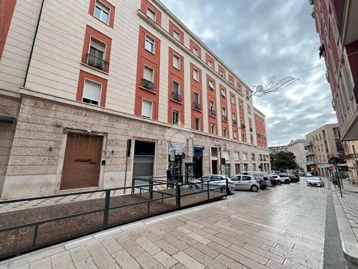 Appartamento trilocale in affitto in Via Santi, Brindisi