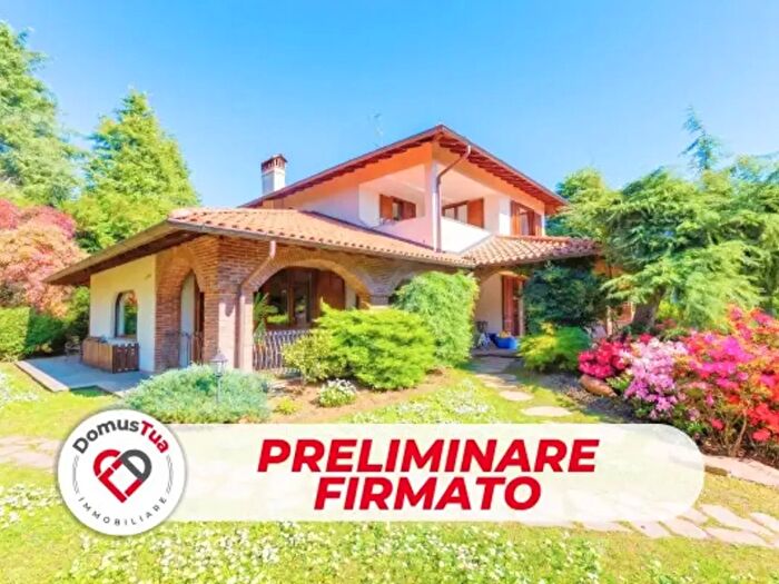 Casa con 6 locali in vendita in Via Monte Bianco, Solbiate Arno