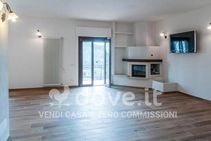Appartamento quadrilocale in vendita in Via Dante Alighieri, Semproniano