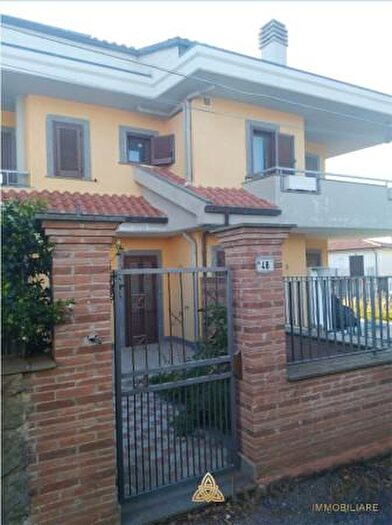 Casa con 6 locali in vendita in Strada del Giardino, Vetralla