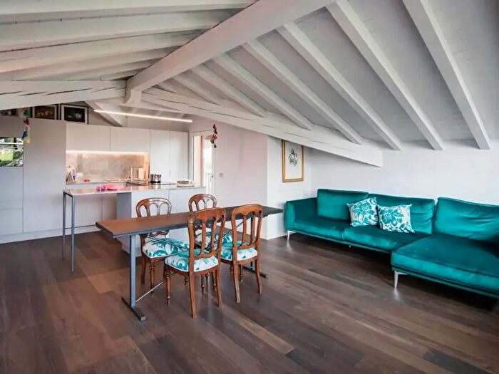 Appartamento trilocale in vendita in Via San Marco, Milano