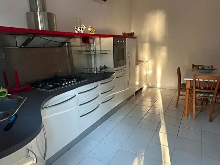Appartamento trilocale in affitto in Caminia, Staletti