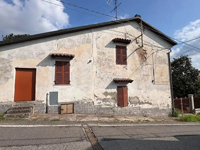 Casa quadrilocale in vendita in Via Ciro Menotti, Coniolo