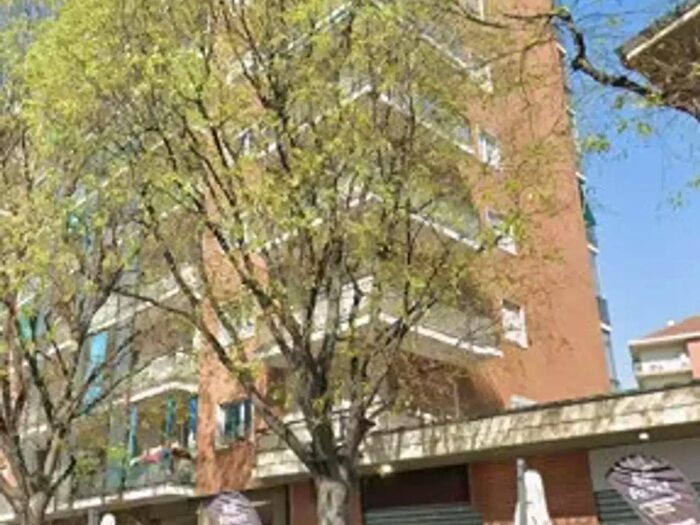 Appartamento quadrilocale in vendita in Strada di Altessano, Torino