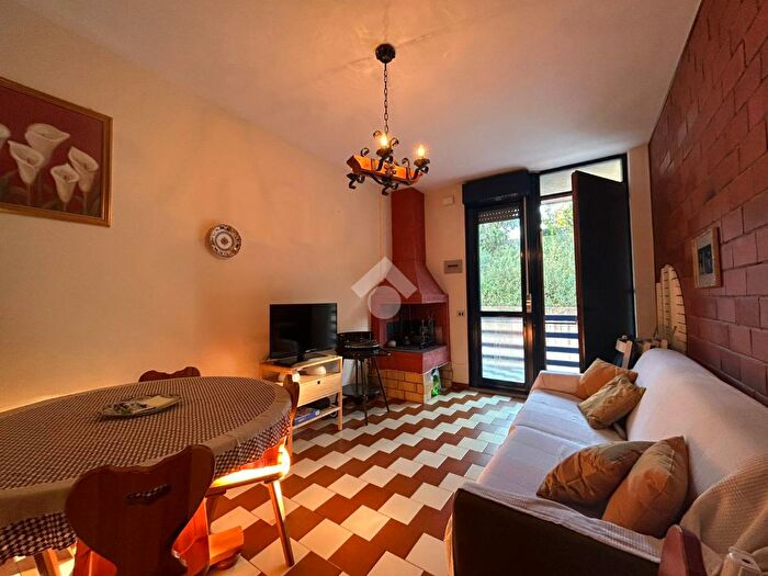 Appartamento trilocale in vendita in Via della Selciata, Montecchio