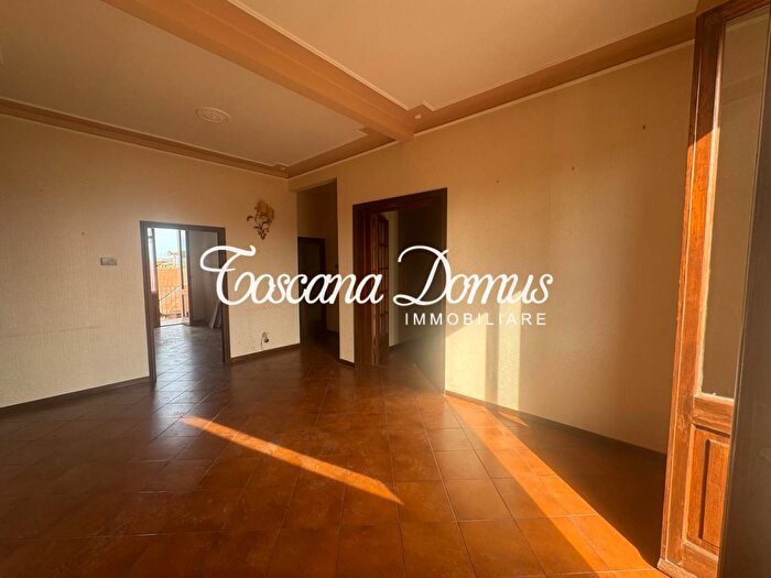 Appartamento con 5 locali in vendita in Camillo Benso di Cavour, Siena