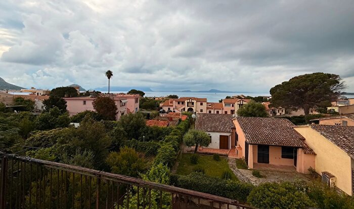 Casa con 10 locali in vendita in Via del Lentischio, Golfo Aranci