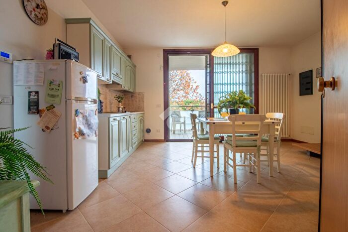 Appartamento quadrilocale in vendita in Via Francesco Crispi, Cesenatico