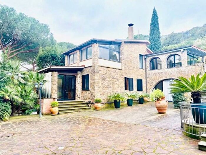 Casa con 5 locali in affitto in Castiglione Paese, Castiglione della Pescaia