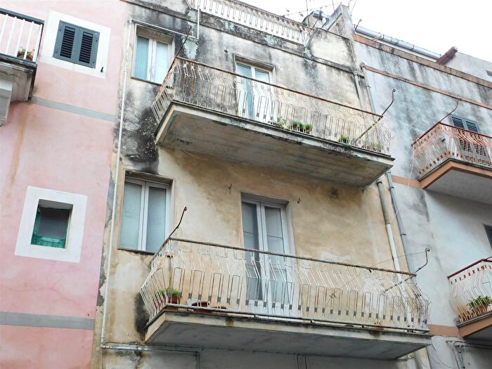 Casa con 7 locali in vendita in Via Giambattista Odierna, Ragusa