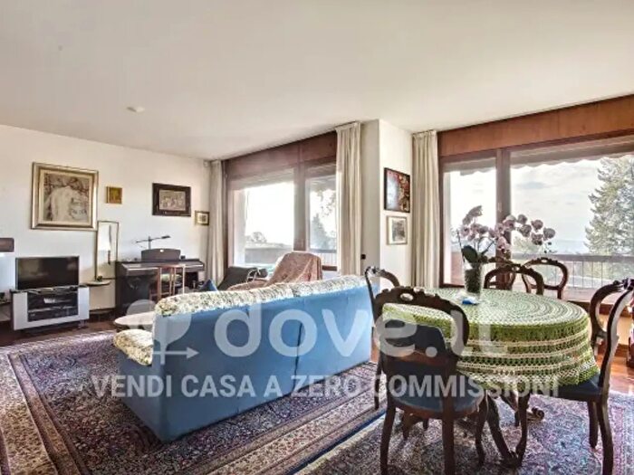 Appartamento trilocale in vendita in Via Ammiraglio Francesco Caracciolo, Varese