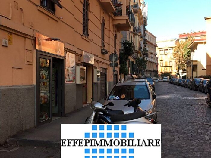Appartamento bilocale in affitto in Via Aniello Falcone, Vomero, Napoli
