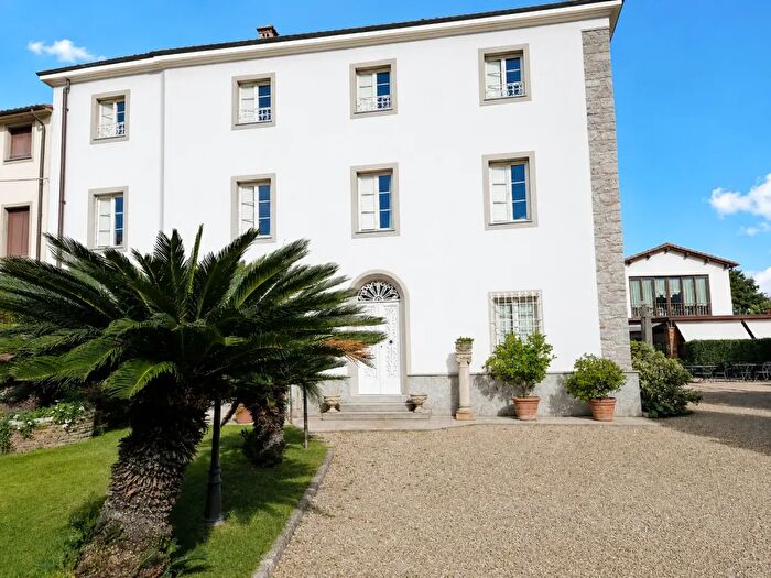 Casa con 14 locali in vendita in Via di Poggio Seconda, Lucca