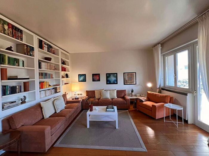 Appartamento trilocale in affitto in Via Andrea Solari, Solari, Milano