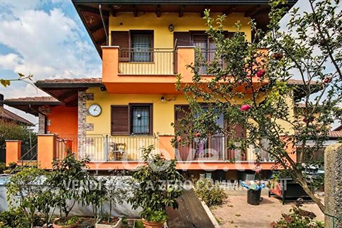 Casa con 5 locali in vendita in Via Stazione g, Airasca