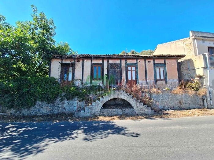 Casa con 9 locali in vendita in Via dei Monti, Reggio Calabria