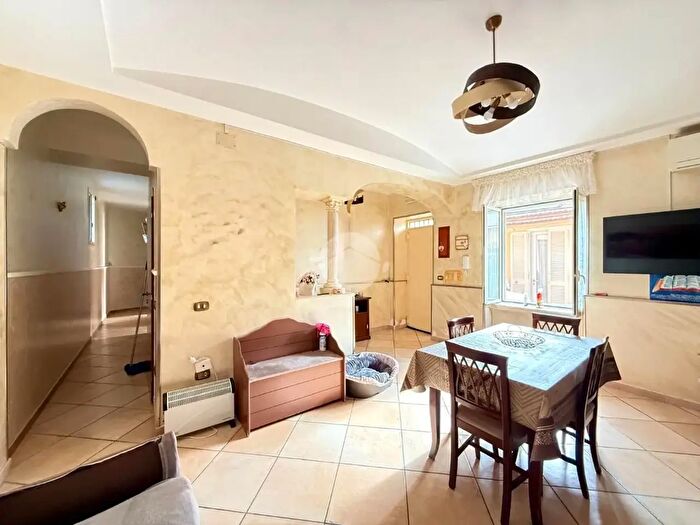 Appartamento trilocale in vendita in Via Cupa dellArco, Napoli