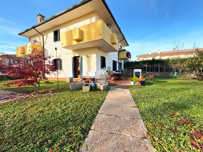 Appartamento quadrilocale in vendita in Via E Contarini, Treviso