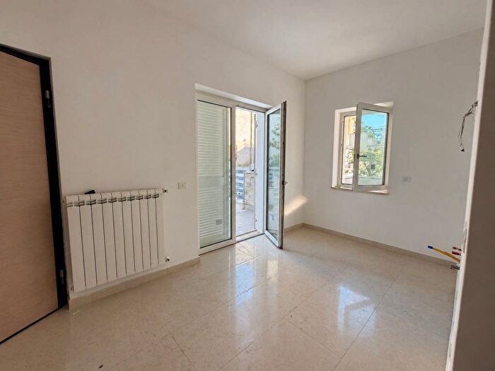 Appartamento trilocale in affitto in Via Cucciarella, Centro, Maddaloni
