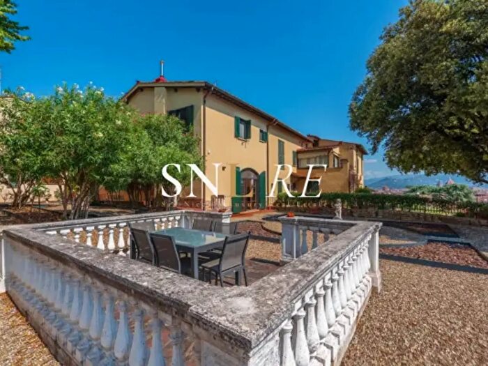 Casa con 6 locali in vendita in Via Ippolito Pindemonte, Firenze