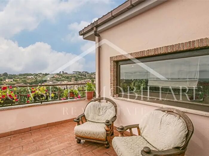 Appartamento trilocale in vendita in Via degli Ulivi, Formello