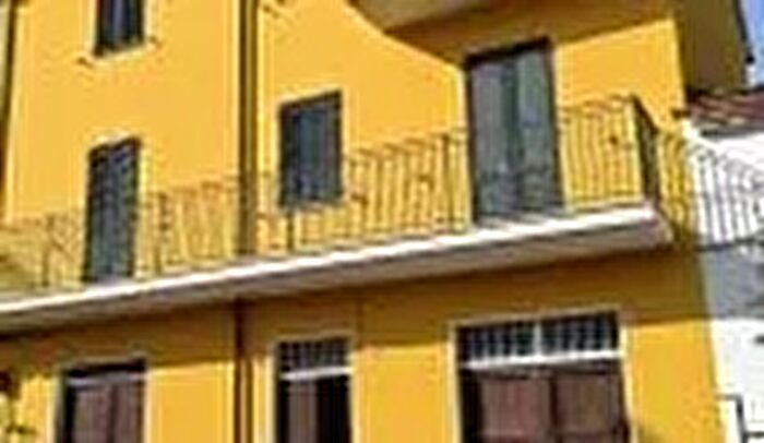 Casa con 11 locali in vendita in Via Gioacchino Rossini Strada MC Italia Strada Strada, Cingoli