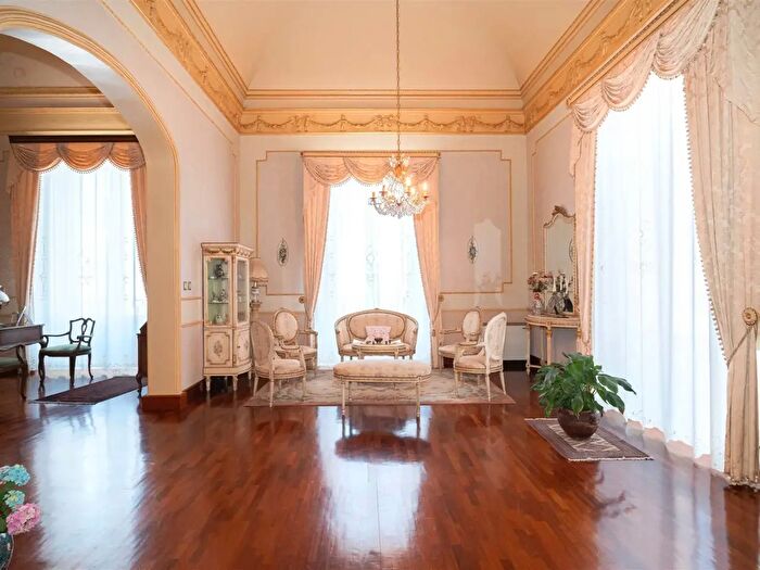 Casa con 20 locali in vendita in Corso Italia, Riposto