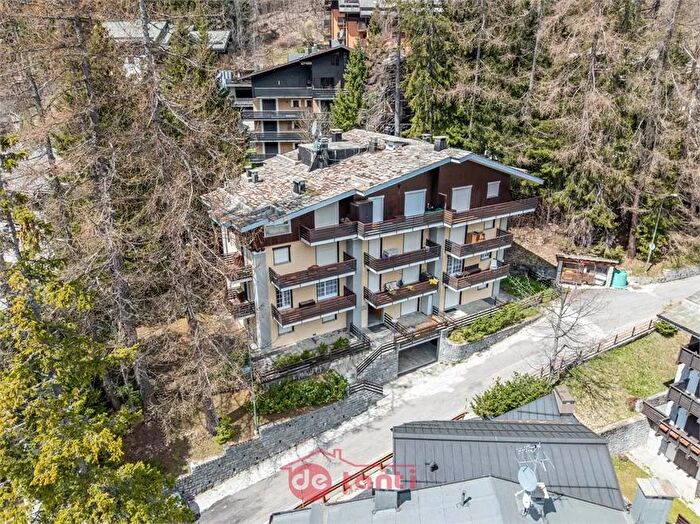 Appartamento con 5 locali in vendita in Via Mario Bernasconi Madesimo So, Madesimo