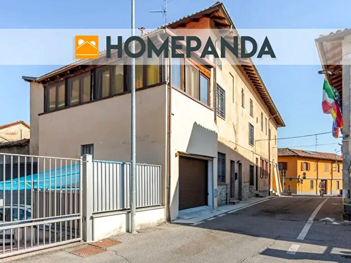 Casa con 6 locali in vendita in Via San Quirico, Landriano