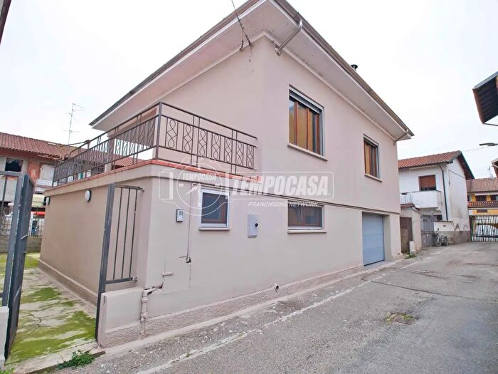 Casa trilocale in vendita in Vespolate