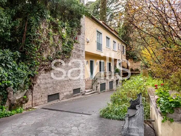 Casa quadrilocale in vendita in Viale delle Terme Deciane, Roma