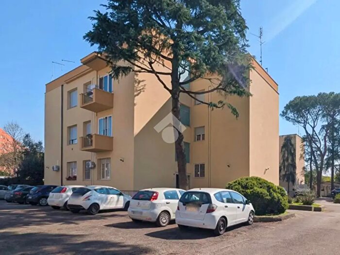Appartamento trilocale in vendita in Via di Centocelle, Roma