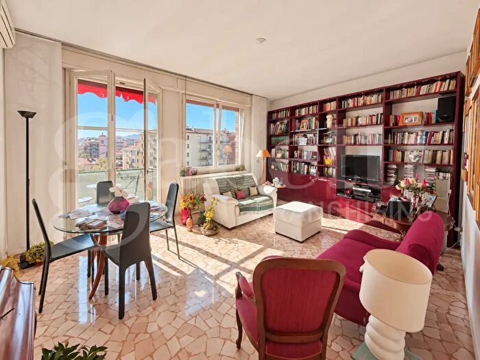 Appartamento quadrilocale in vendita in Viale Pietramellara, Bologna