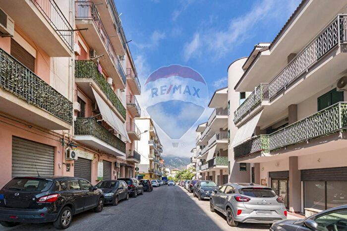 Appartamento trilocale in vendita in Via Giacomo Leopardi, Carini