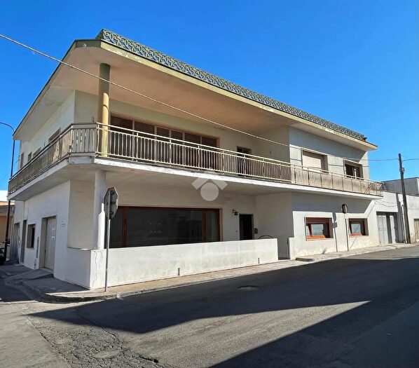 Casa con 10 locali in vendita in Via Pastrengo, Racale