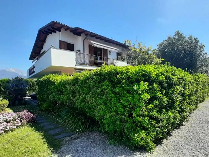 Appartamento con 5 locali in vendita in Seravezza