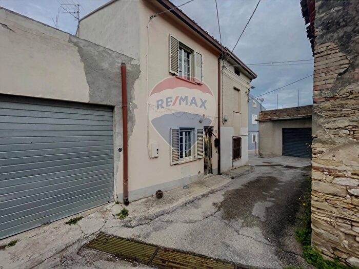 Casa con 5 locali in vendita in Via Perilli, Santa Maria Imbaro